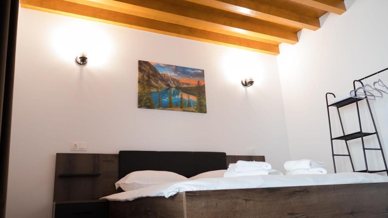 Villa Wild Rooms Jiet Εξωτερικό φωτογραφία