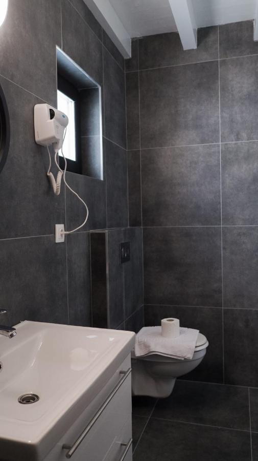Villa Wild Rooms Jiet Εξωτερικό φωτογραφία