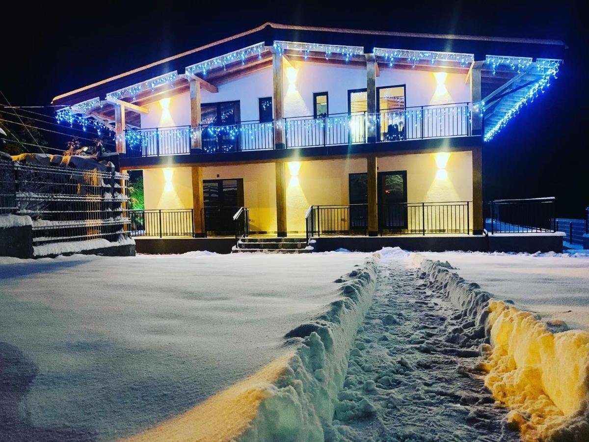 Villa Wild Rooms Jiet Εξωτερικό φωτογραφία