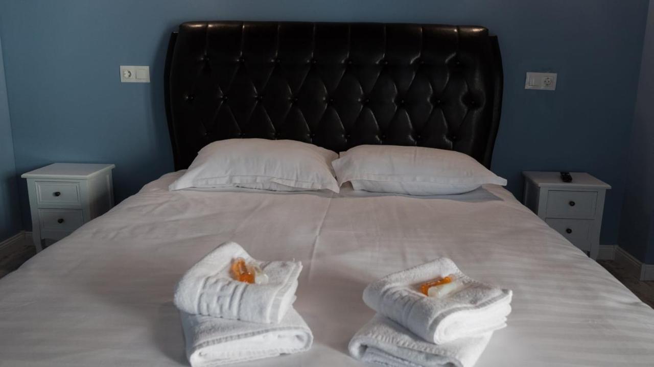 Villa Wild Rooms Jiet Εξωτερικό φωτογραφία