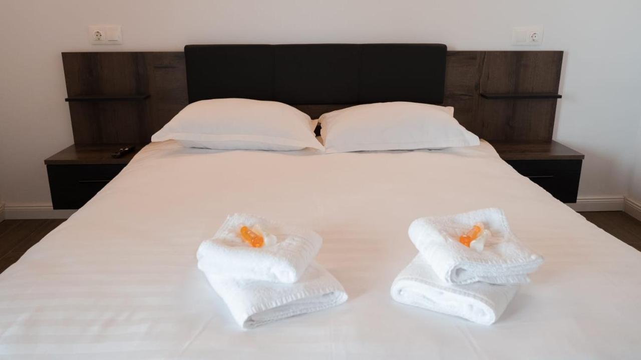 Villa Wild Rooms Jiet Εξωτερικό φωτογραφία