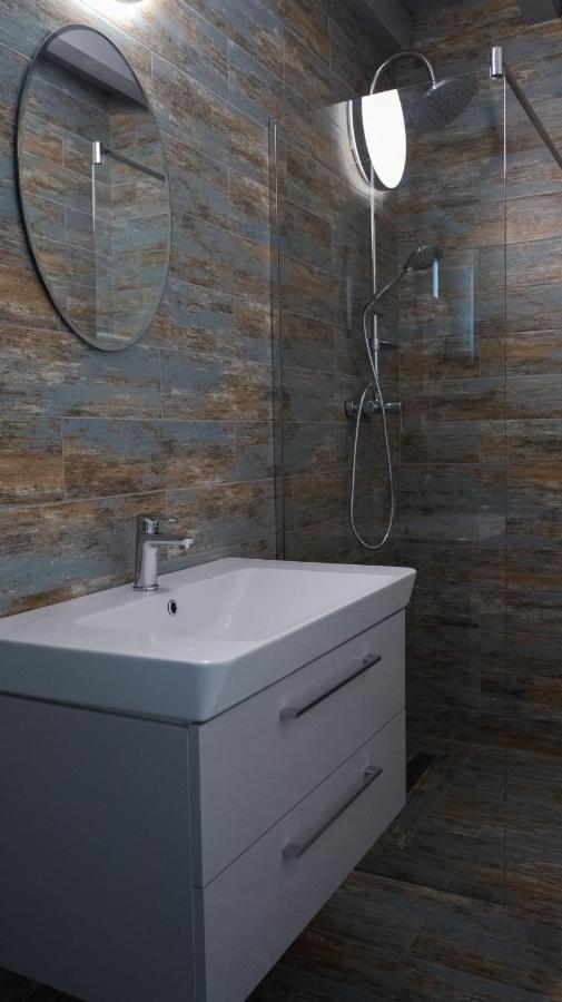 Villa Wild Rooms Jiet Εξωτερικό φωτογραφία
